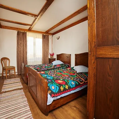 Guest house Pensiunea Colt Alb