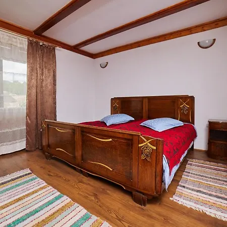 Pensiunea Colt Alb Guest house